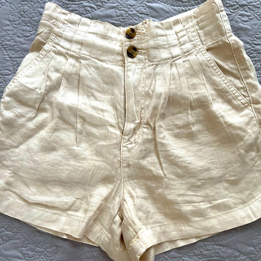 American Eagle High Wasted Linen Mom Shorts size 4